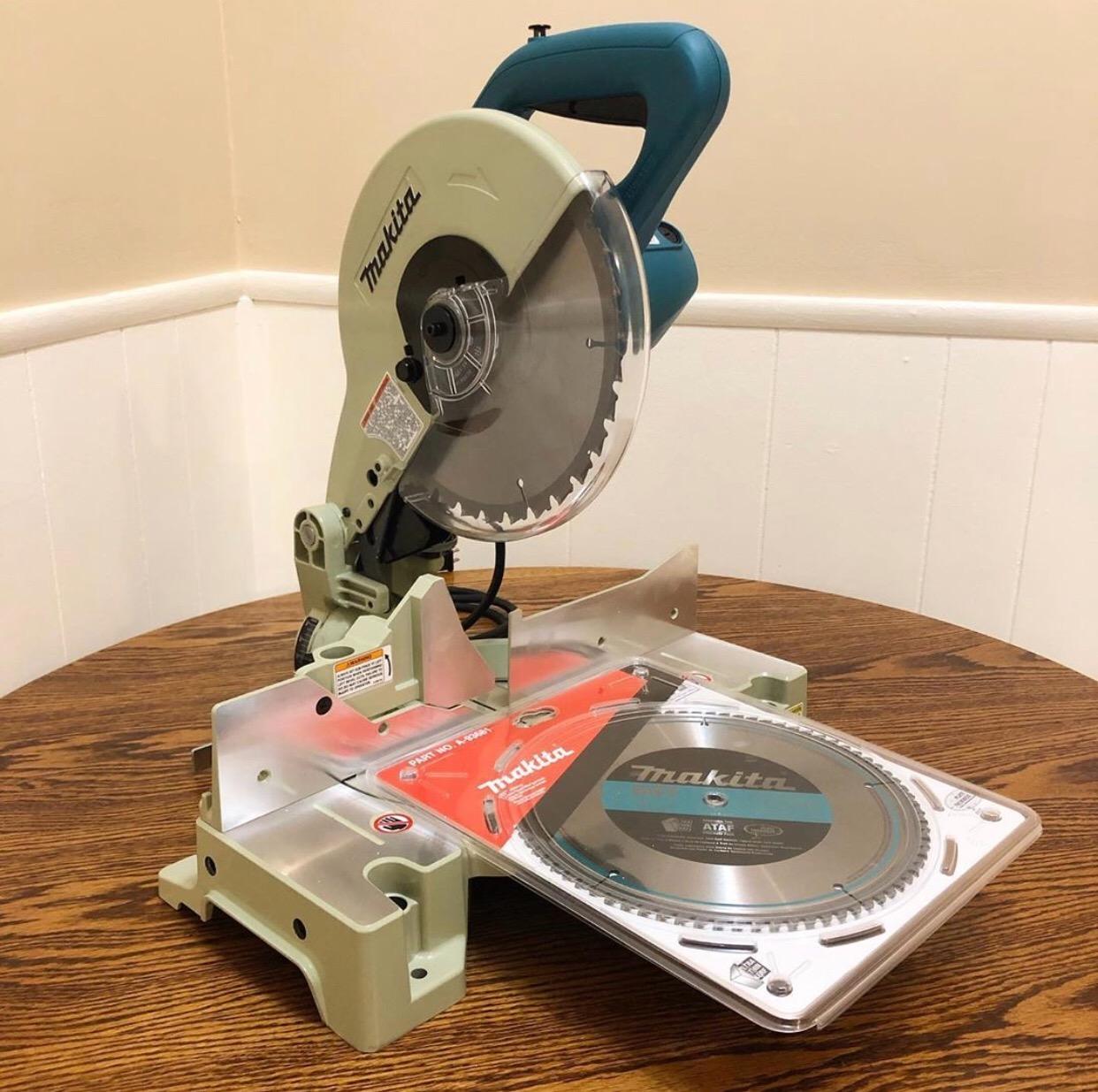Makita LS1040 10-Inch Compound Miter Saw, 15A Direct-Drive Motor, 4600 RPM customer photo 1