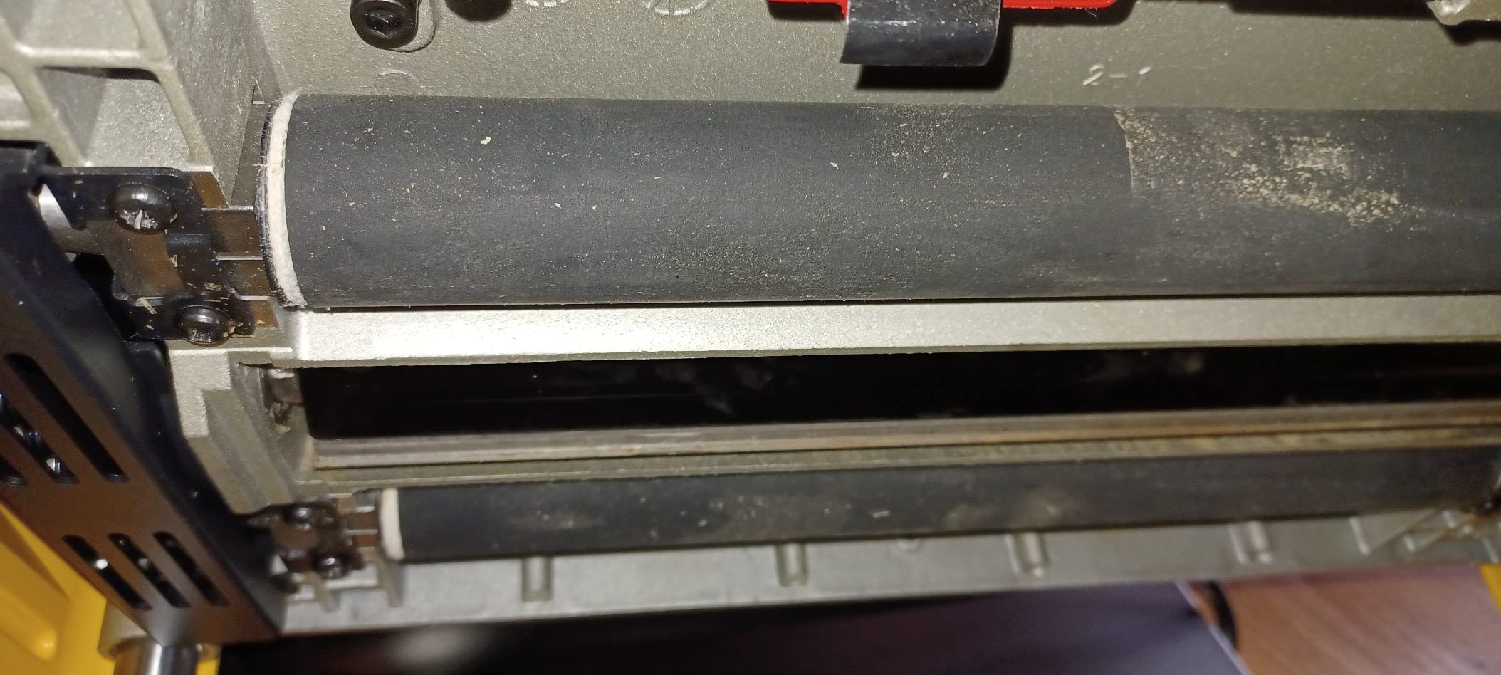 DEWALT Benchtop Planer, 15-Amp, 12-1/2-Inch, 3-Knife Cutter, 20,000 RPM, Corded (DW734) customer photo 2