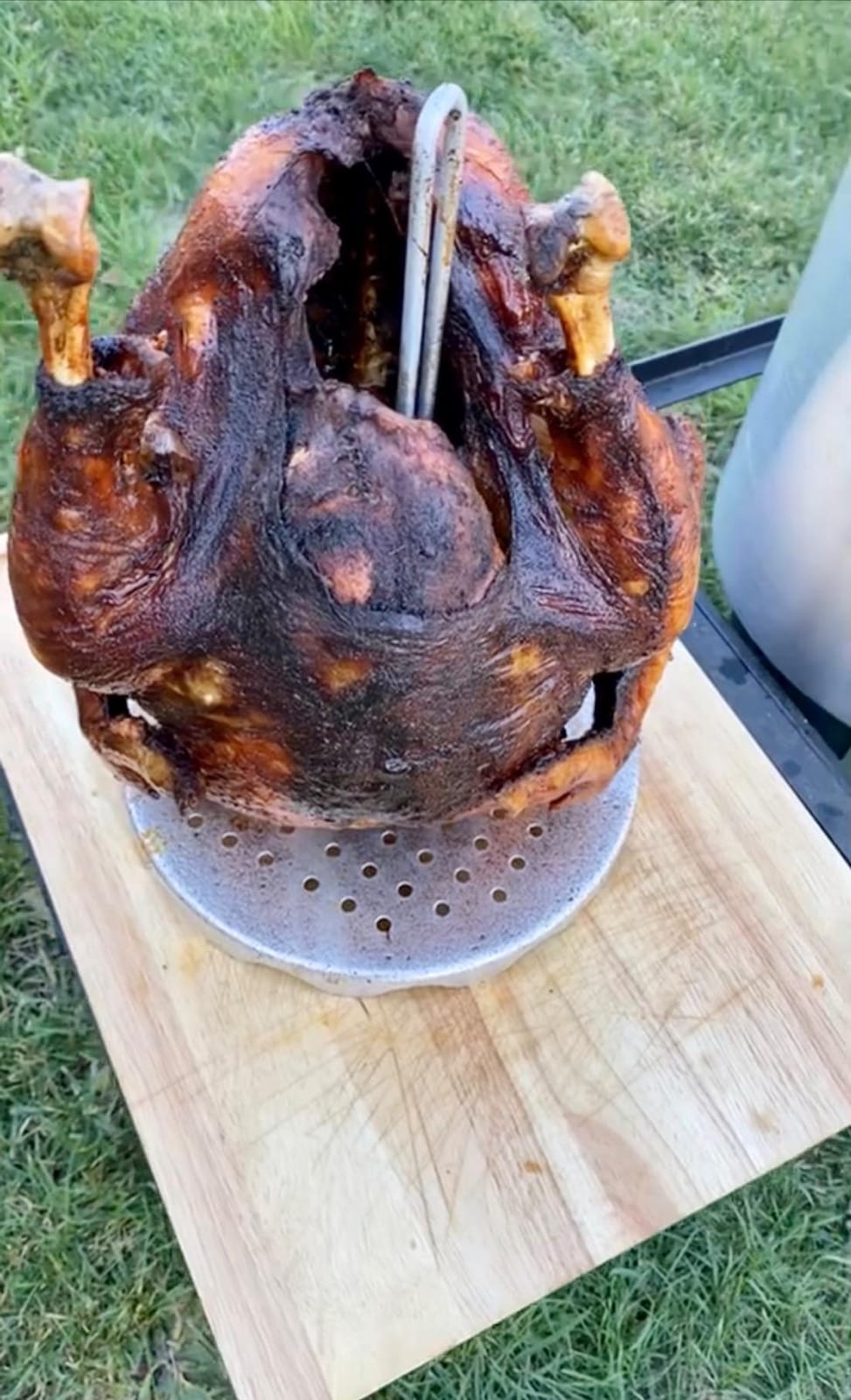 Bayou Classic Turkey Fryer Set - Poultry Rack, Hook, Thermometer, Injector - 30 Qt - Aluminum customer photo 2