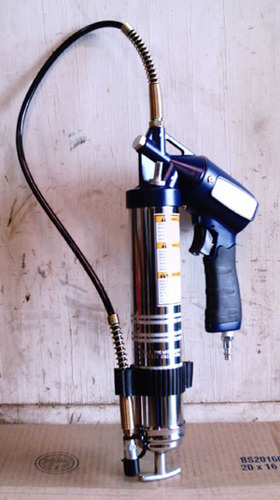 Lincoln 1162 Pneumatic Grease Gun with 30