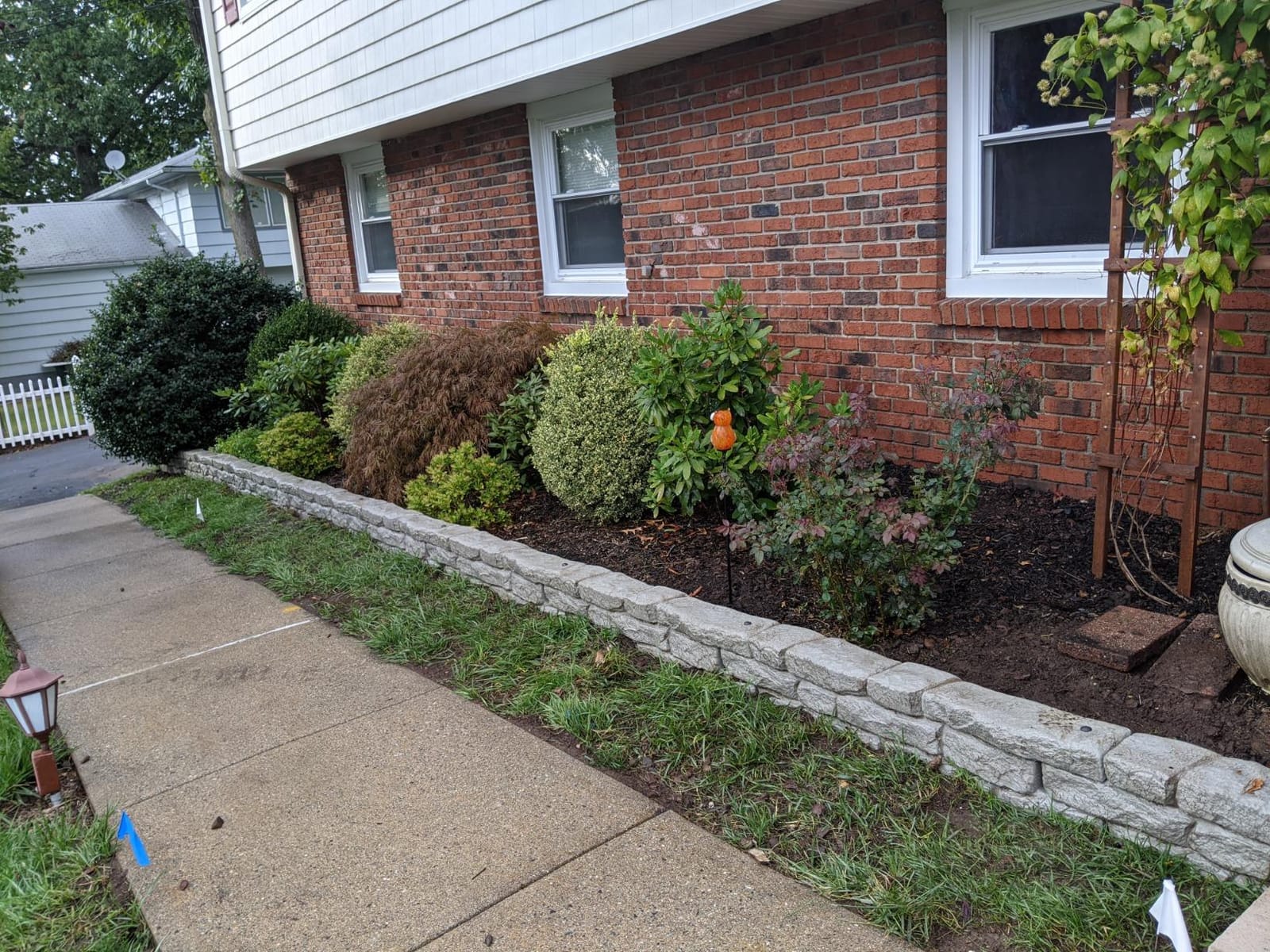 RTS Home Accents Rock Lock Interlocking Landscape Edging and Border System, Straight Section With Spikes, 4-Feet Long (Pack of 4) customer photo 2
