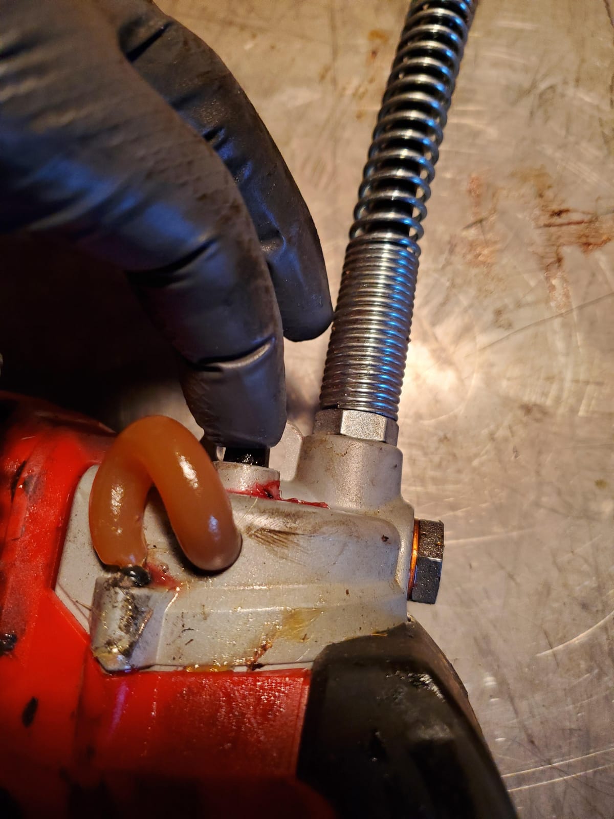 Milwaukee 2646-20 M18 2-speed Grease Gun, Bare Tool customer photo 2