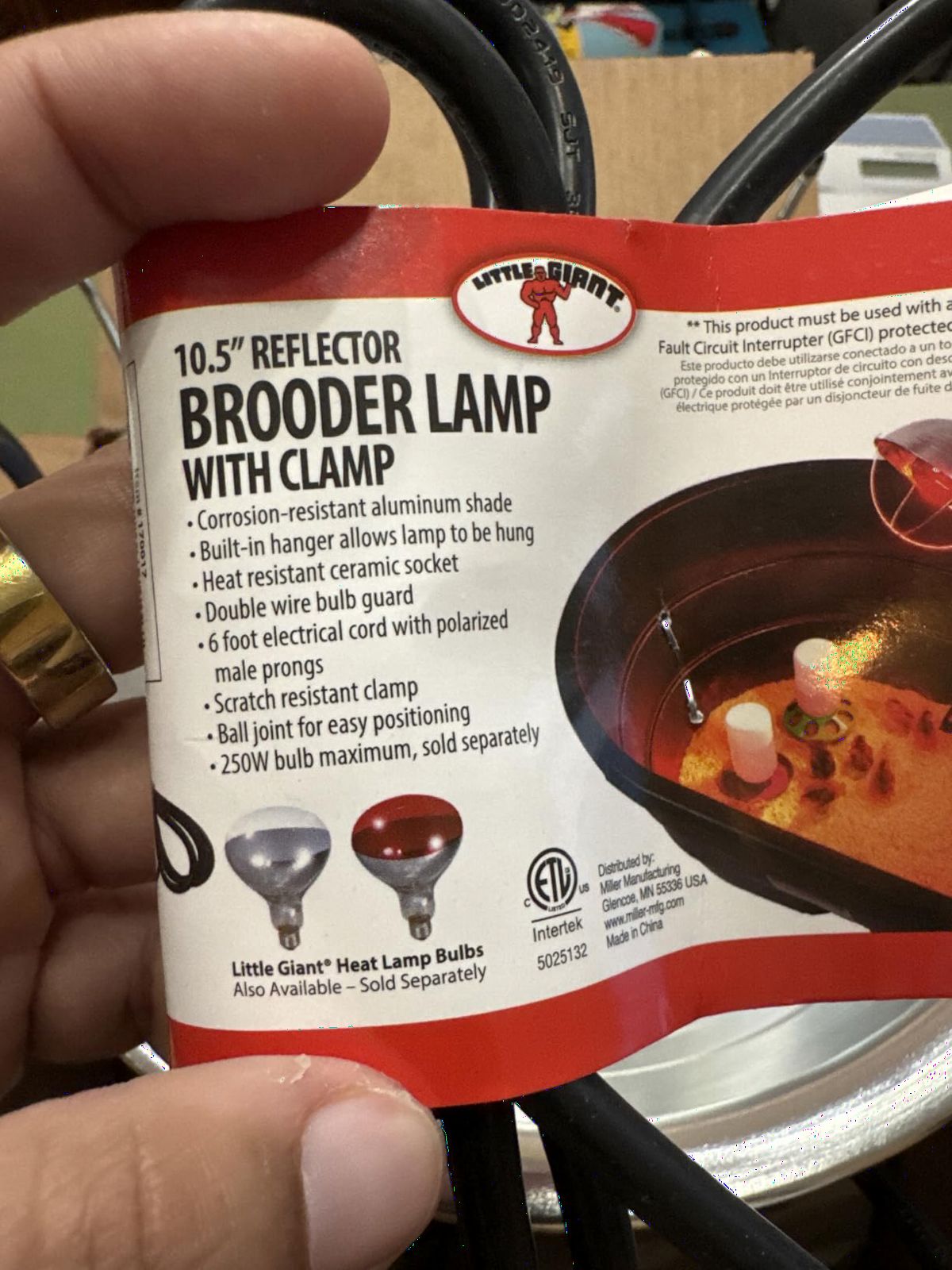 Little Giant® Brooder Reflector Lamp | Heat Lamp for Baby Chicks | 10.5 inch | 250 Watt | Egg Heat Light customer photo 2
