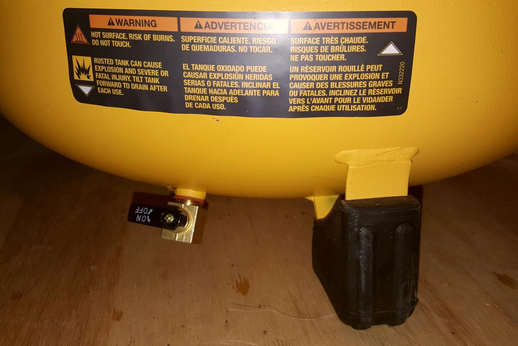 DEWALT Pancake Air Compressor, 6 Gallon, 165 PSI (DWFP55126) customer photo 2