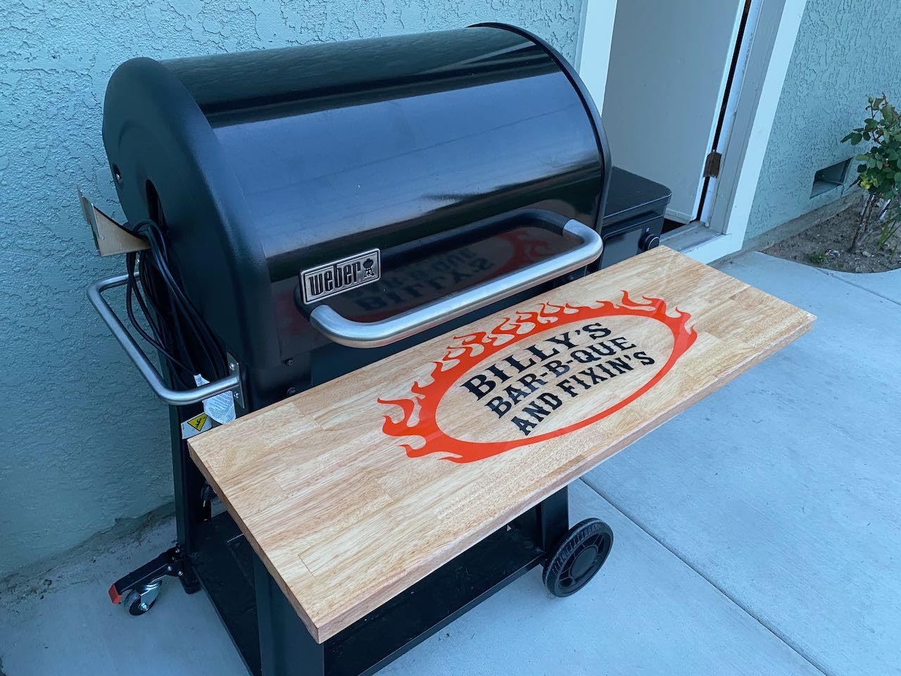 Weber Searwood 600 Wood Pellet Smoker Grill - Wi-Fi & Bluetooth-Enabled Outdoor Grill for Smoking, Searing, Rapid React PID & Cooking up to 600°F, Black customer photo 1