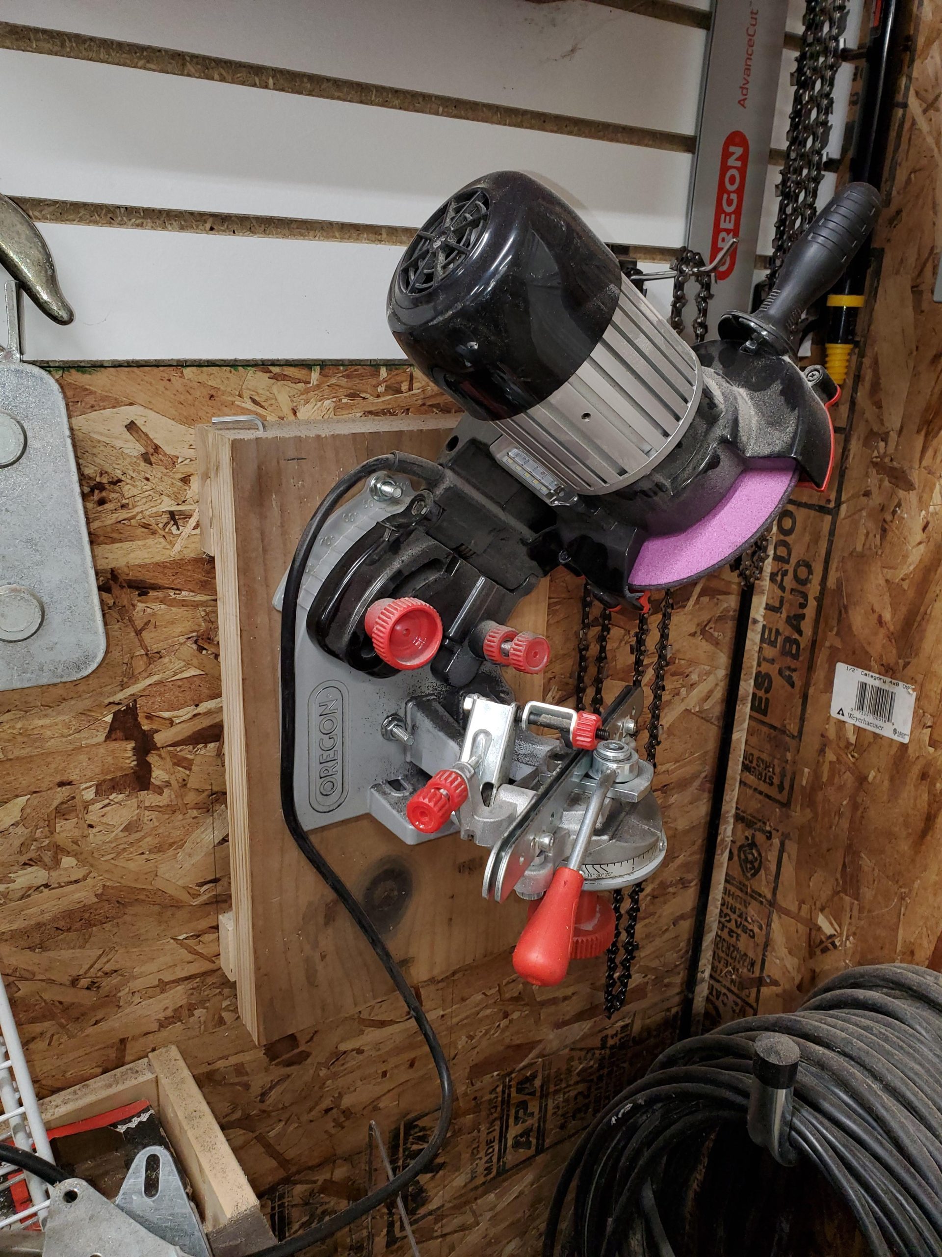 Oregon Professional Compact 120-Volt Bench Grinder, Universal Saw Chain Sharpener, for All Chainsaw Chains (410-120) customer photo 2