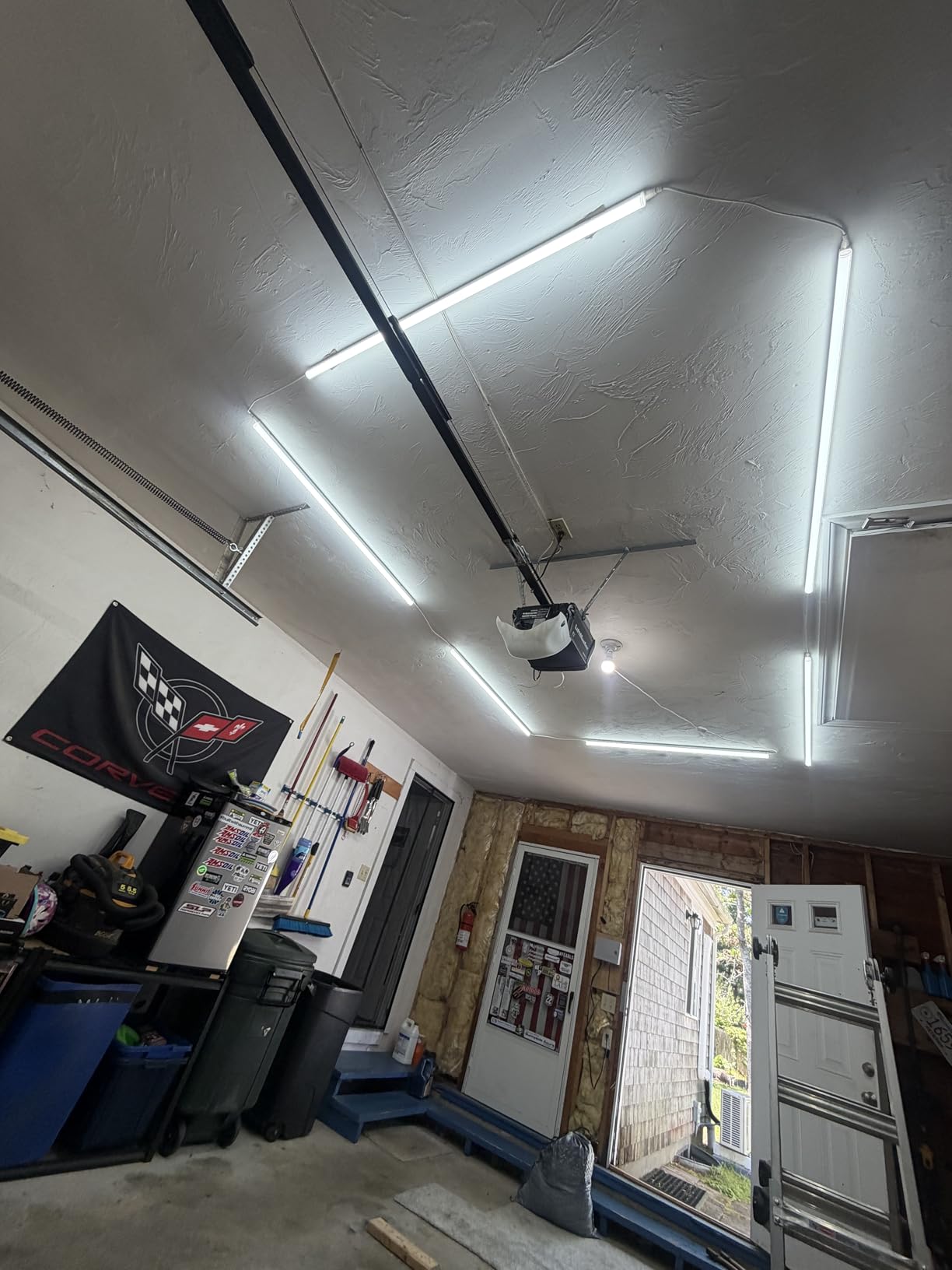 Barrina (6 Pack LED T5 Integrated Single Fixture, 4FT, 2200lm, 6500K 20W | Super Bright White Utility LED Shop Light, Ceiling Under Cabinet Light, Corded Electric with ON/Off Switch, ETL Listed customer photo 1