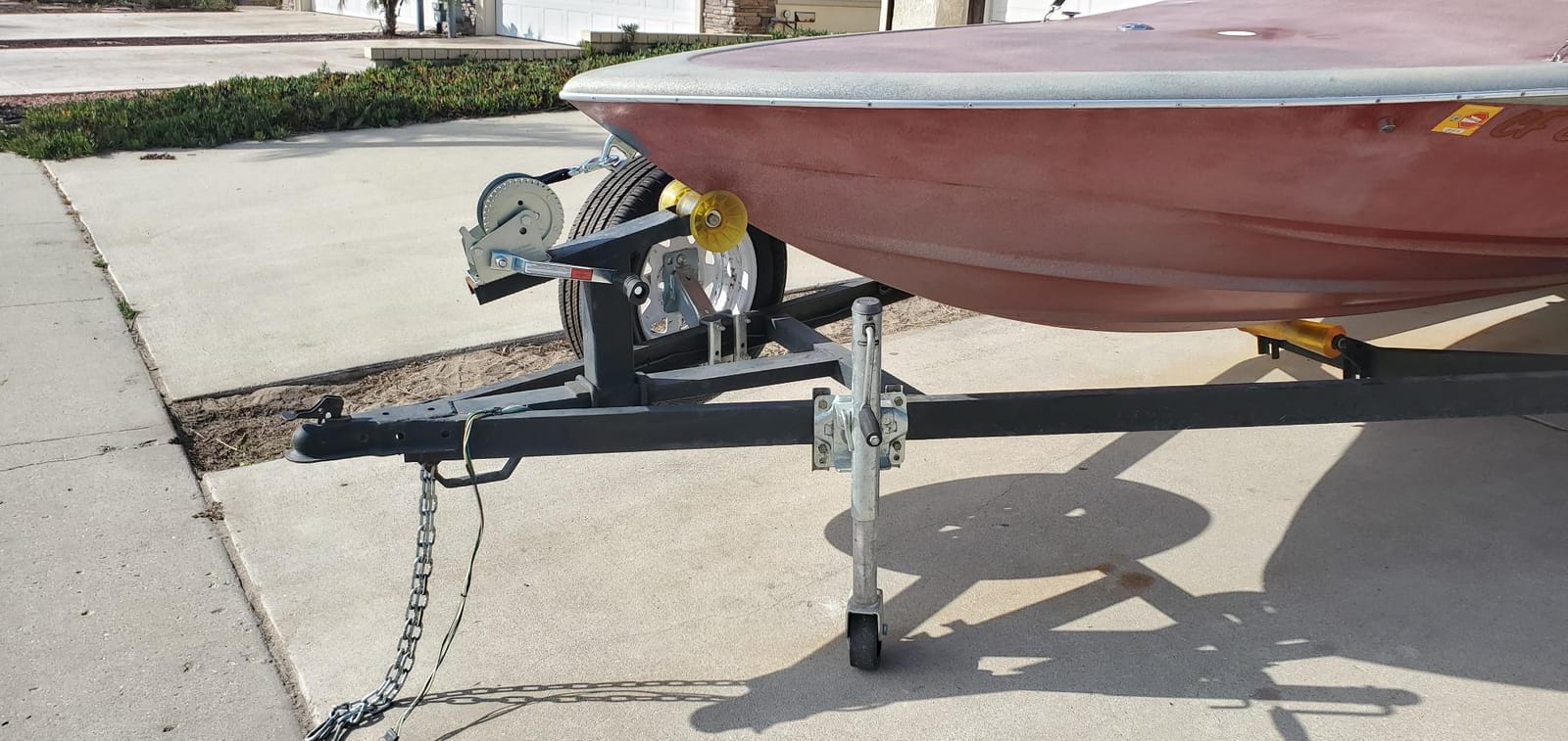 Camco 2000lb Boat Trailer Winch - Manual Hand Crank Boat Winch Features 20-Foot Strap & 2-Way Ratchet - 2,000lb Weight Capacity customer photo 1