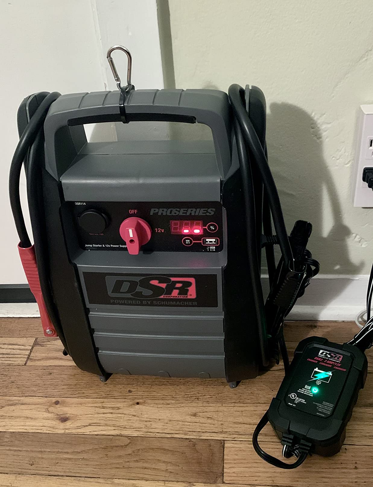 Schumacher Electric Car Battery Jump Starter & Power Station, DSR166 | DSR Pro-Grade, 4400A - AGM Powered - 12V DC & USB Portable Power - 12V/24V Auto, RV, Farming, and Heavy-Duty Truck Batteries customer photo 2