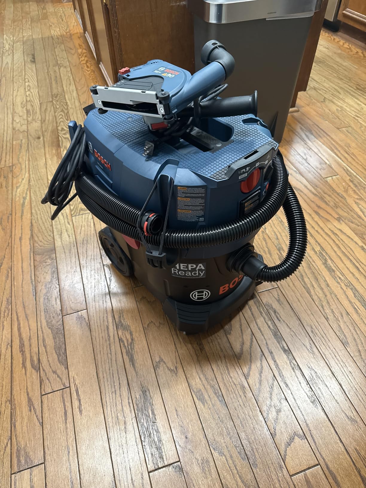 Bosch VAC090AH 9 Gallon Dust Extractor with Auto Filter Clean, Power Tool Activation, HEPA Filter System customer photo 2