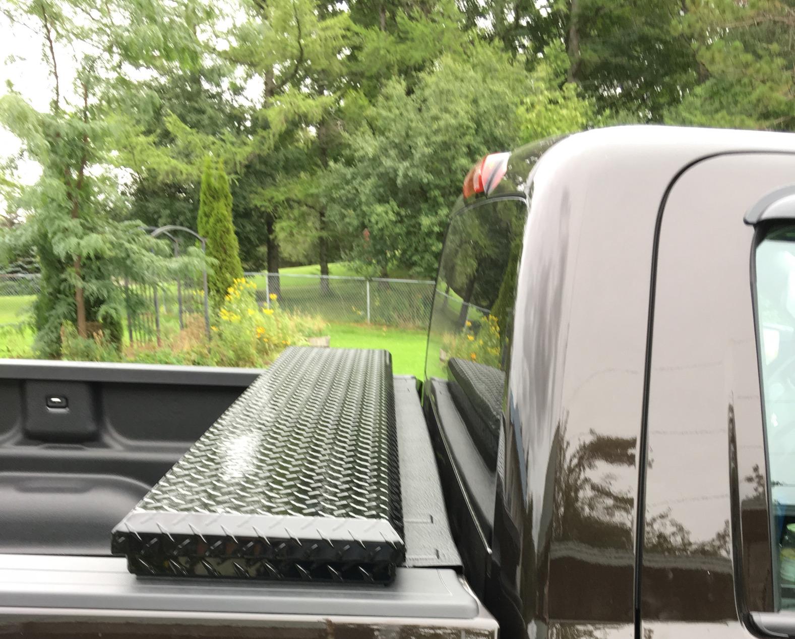 UWS EC10552 69-Inch Gloss Black Heavy-Wall Aluminum Slim Truck Tool Box with Low Profile, RigidCore Lid customer photo 2