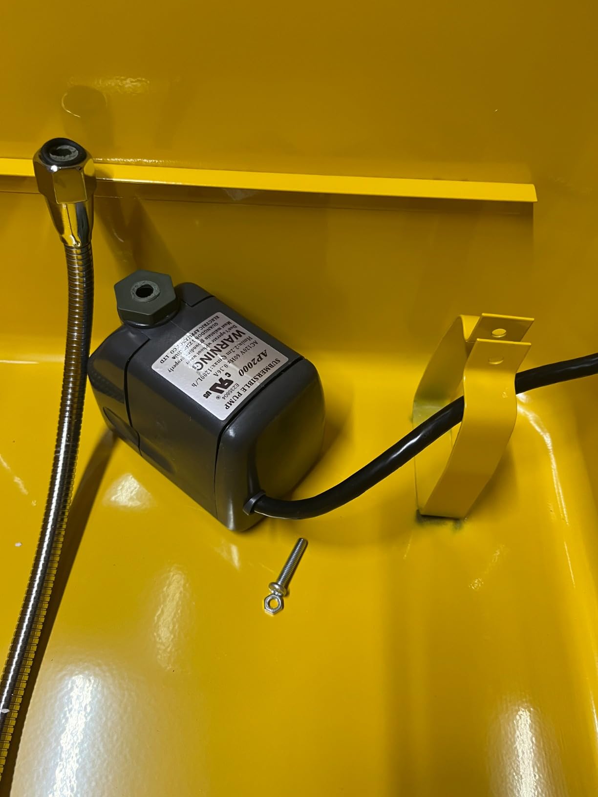 JEGS 5-Gallon Portable Parts Washer | 3.5 Gallon Solvent Capacity | 3.96 Gallon Per Minute Max Pump Output | Heavy Duty Steel | Powder Coated Black with JEGS Logo customer photo 2