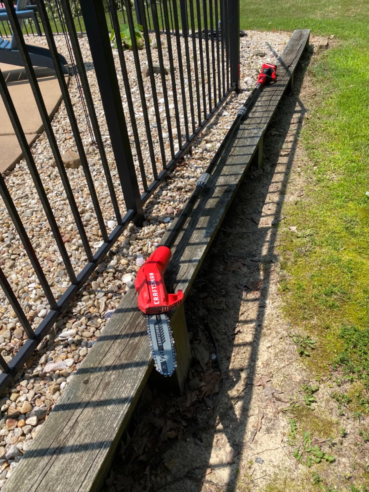 CRAFTSMAN V20 Cordless Pole Saw, 14-Foot Reach, Battery and Charger Included, Up to 325 Cuts per Charge, 4.0Ah (CMCCSP20M1) customer photo 1