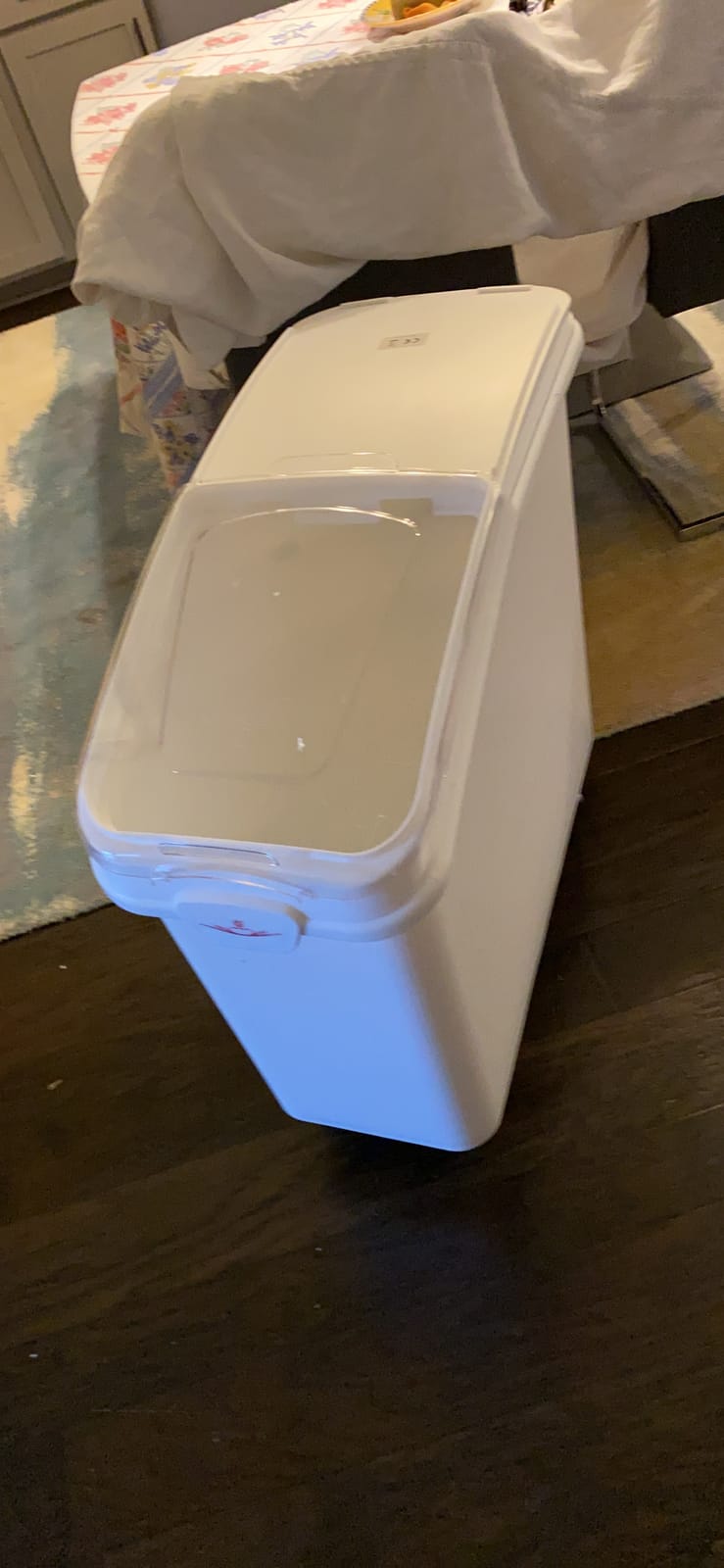 VEVOR 21 Gallon Ingredient Bin with Scoop 400 Cup Ingredient Bin with Sliding Lid Commercial Food Storage for Kitchen, Ingredient Grain Cereal Flour Bin with Wheels, White customer photo 1