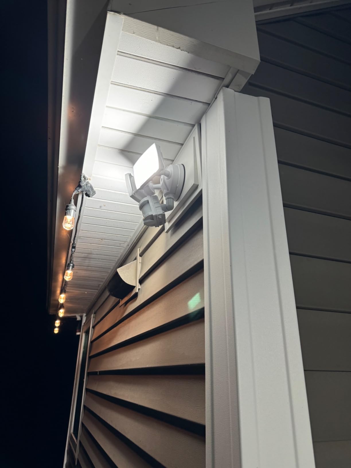LEPOWER 30W LED Security Lights Motion Sensor Outdoor, 3200LM, 5500K, IP65 Waterproof, Hardwire 2 Head Motion Detector Flood Light for Garage, Yard, Porch customer photo 2