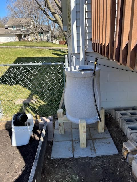 FCMP Outdoor Catalina 45 Gallon Rain Barrel, Light Granite customer photo 2