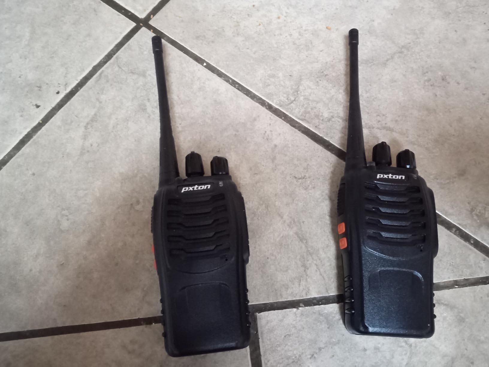pxton Walkie Talkies Long Range for Adults with Earpieces,16 Channel Walky Talky Rechargeable Handheld Two Way Radios with Flashlight Li-ion Battery and Charger（4 Pack） customer photo 2