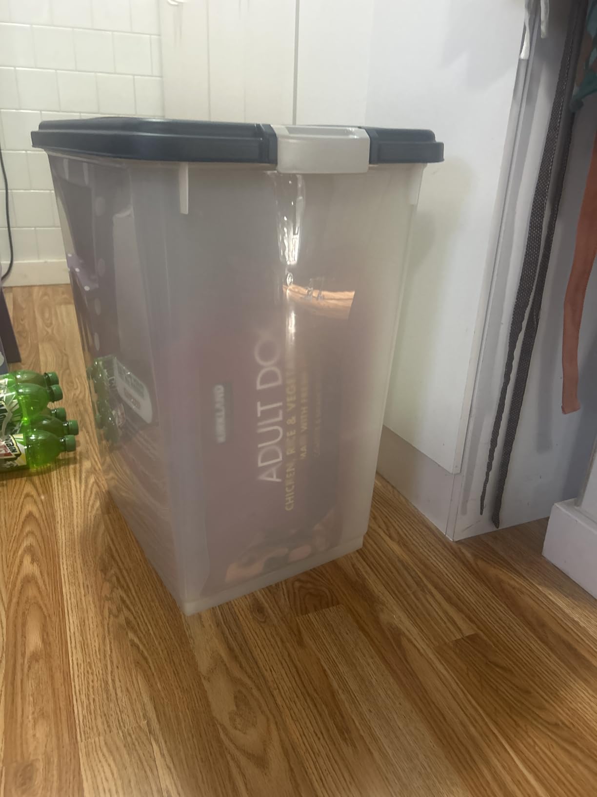 IRIS USA Dog Food Storage Container, Up to 54 lbs, Black, Made in USA | Wheels for Mobility, Airtight Seal, BPA-Free, Best for Bird Seed, Cat food, Cat Litter, Chicken Feed, Pellets, Flour, Rice customer photo 1
