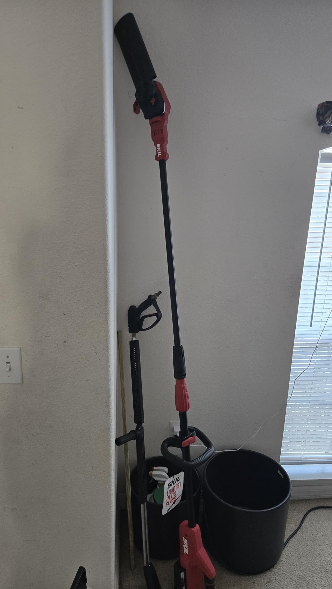 SKIL PWR CORE 40 Brushless 40V 10-Inch Pole Saw Kit with Over 9ft Telescopic Shaft and Angled Head, 2.5Ah Battery and Auto PWR Jump Charger - PS4561C-10 customer photo 2