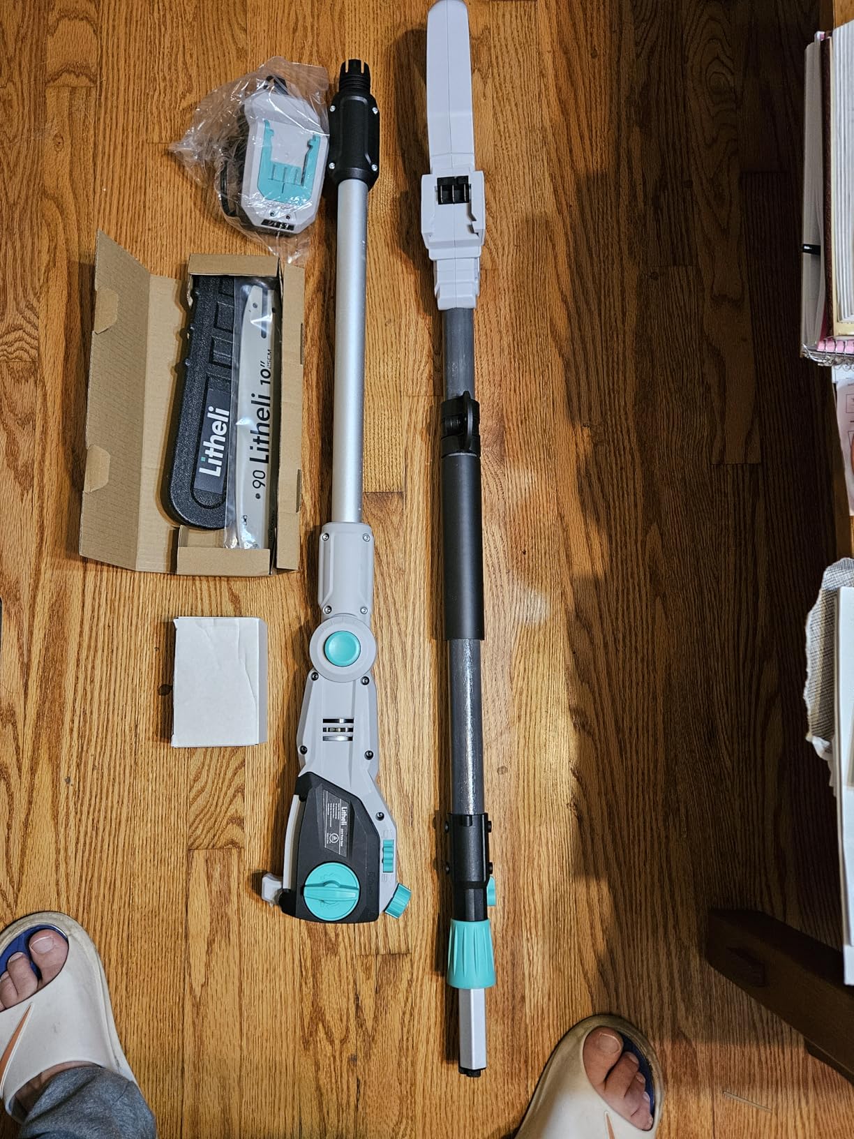 Litheli Cordless Pole Saw,10-Inch 40V Pole Saws for Tree Trimming, Electric Tree Saw for Branch Cutting, Pruning, 2.5Ah Battery& Charger Included customer photo 2