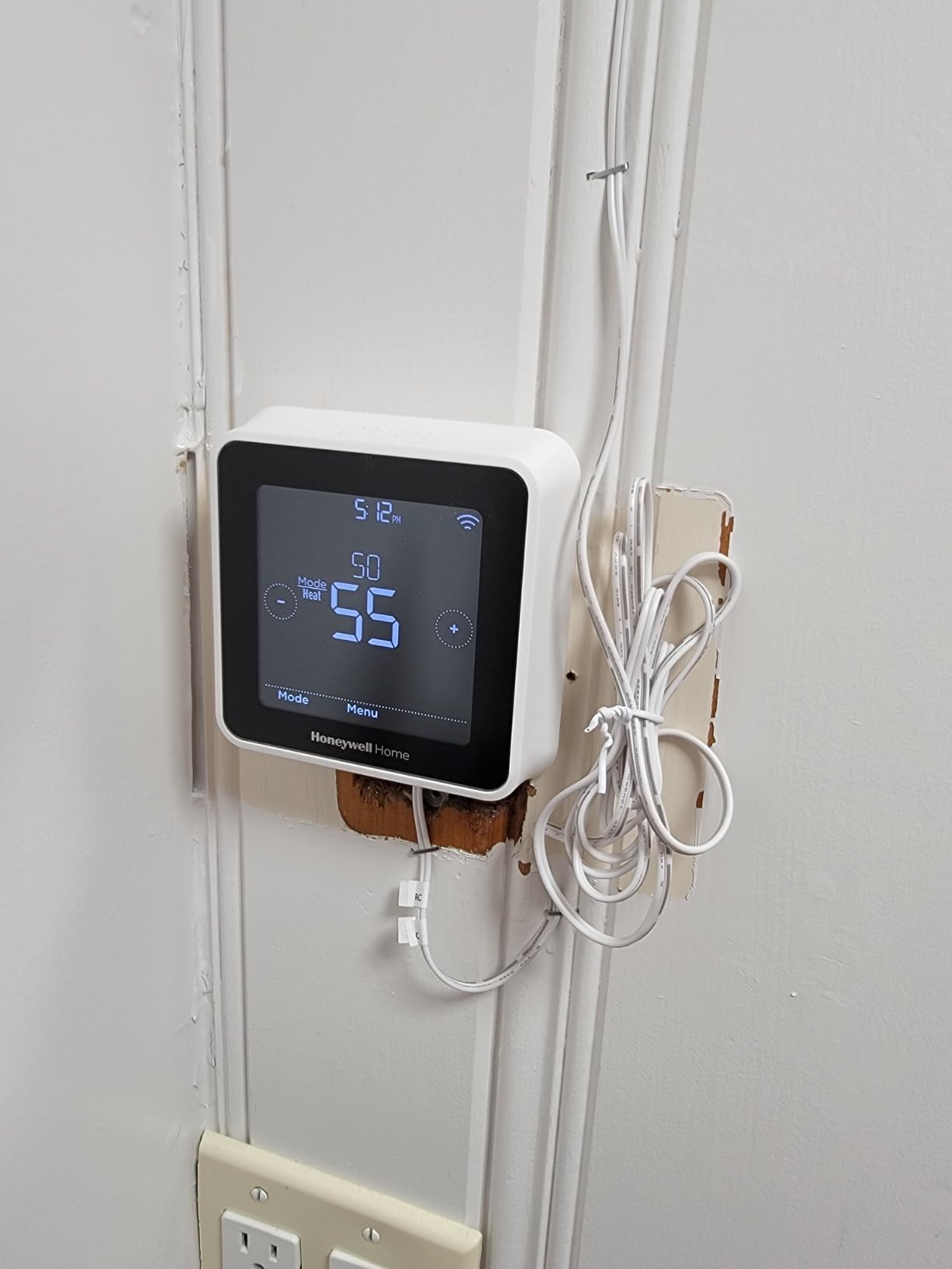 Honeywell Home T5 Smart Wi-Fi Thermostat | RTH8800WF2022, 7 Day-Programmable Touchscreen, Alexa Ready, Geofencing Technology, Energy Star, C-Wire Required customer photo 1