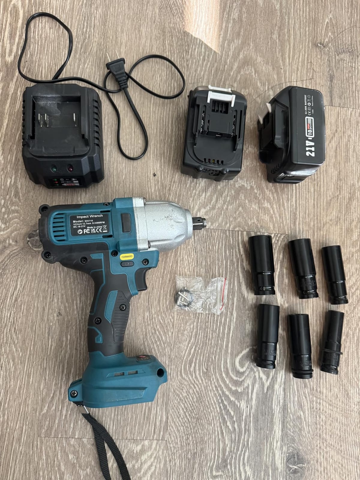 Seesii Impact Wrench 665 FT-LBS(900N.m) 3300IPM 1/2 Impact Gun High Torque Electric Impact Driver Cordless Impact Wrench with 21V 2x4.0Ah Battery 6 Sockets&Case for Home Car Tire Lug Nut Removal Tool customer photo 1