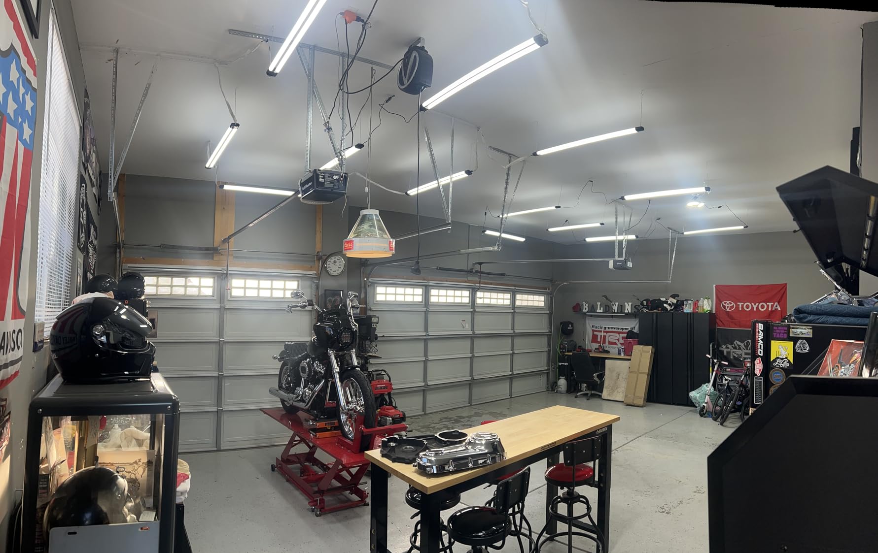 BBOUNDER 4Pack 4FT LED Shop Light, 65000K, 40W=250W, Linkable for Garage | 4400LM, 48Inch Integrated Utility Fixture, Surface + Hanging Mount, Super Bright Shop Lights for Workshop & DIY Users, Black customer photo 1