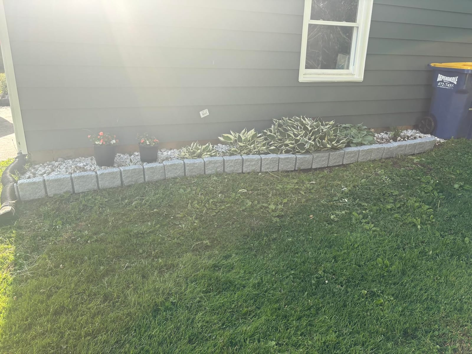 Landscape Edging | Garden Edging Border | Polyrock Blocks for Lawn Edging, Flower Beds & Yard Edging - 1 Pack | Each Section Has 6 Blocks 48