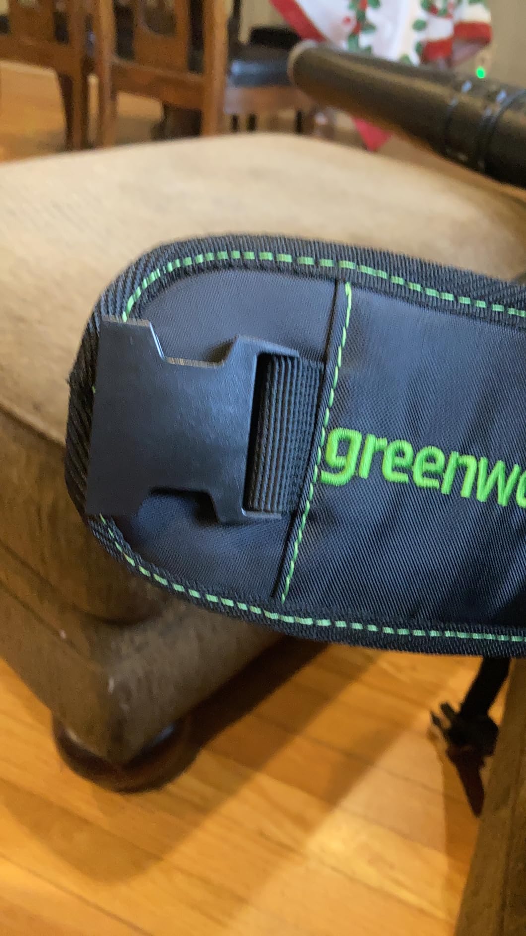 Greenworks 40V (175 MPH / 710 CFM) Dual Port Cordless Brushless Backpack Leaf Blower, (2) 8.0Ah Battery and Charger Included customer photo 2