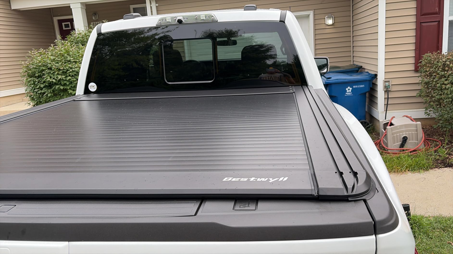 Retractable Hard Tonneau Cover for 2015‑2026 Ford F‑150 5.5ft Bed customer photo 2
