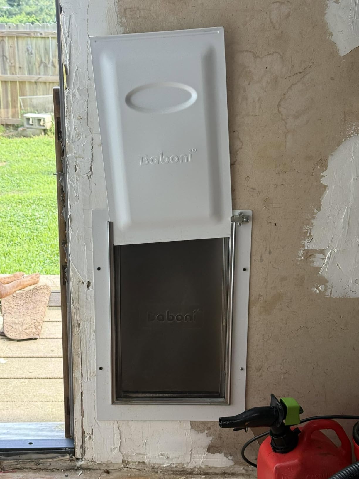 Baboni Pet Door for Wall, 3-Flap, Steel Frame and Telescoping Tunnel, Aluminum Lock, Double Flap Dog Door and Cat Door, Strong and Durable (Pets Up to 100 Lb) - Large customer photo 1