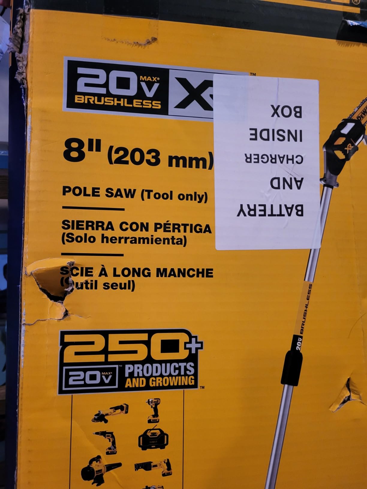 DEWALT 20V MAX XR Brushless Cordless Pole Saw and 20V MAX 4Ah Battery and Charger Starter Kit Bundle (DCPS620BDCB240C) customer photo 1