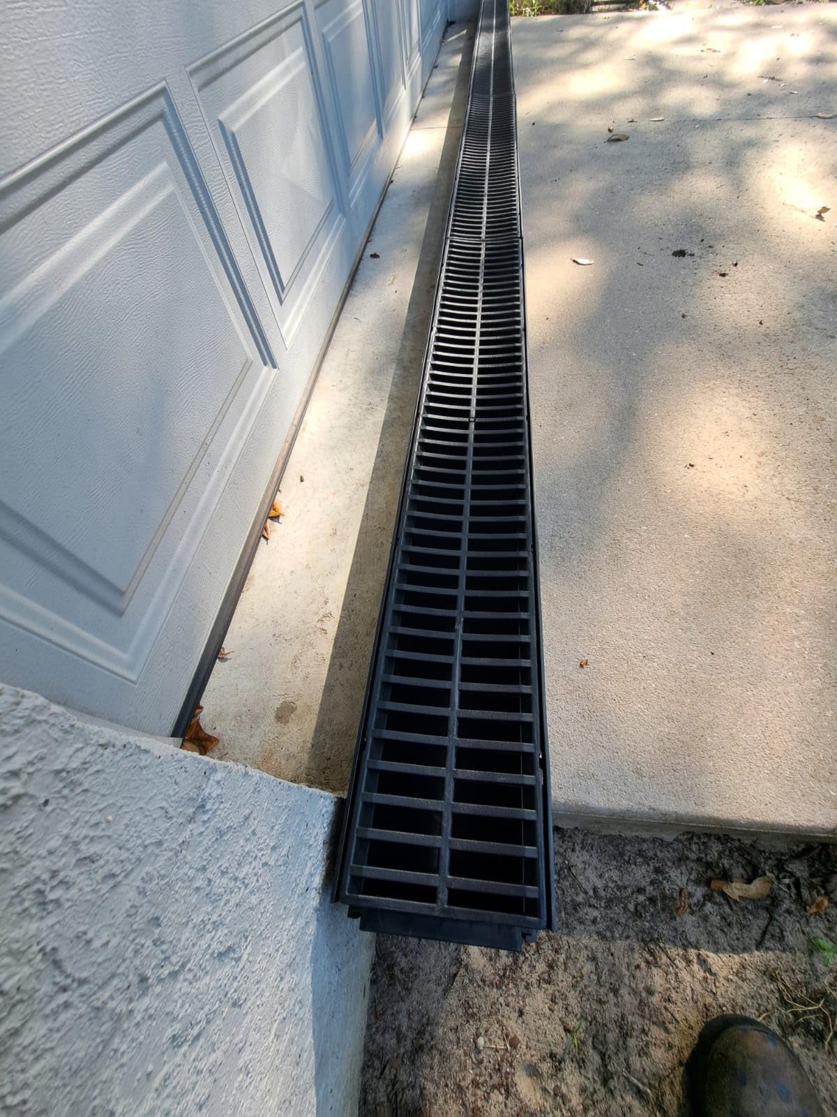 Trench Drain System, Channel Drain with Plastic Grate, 5.9x5.1-Inch HDPE Drainage Trench, Black Plastic Garage and Garden Drain, 6x39 Trench Drain Grate, with 6 End Caps (6 Pack) customer photo 2