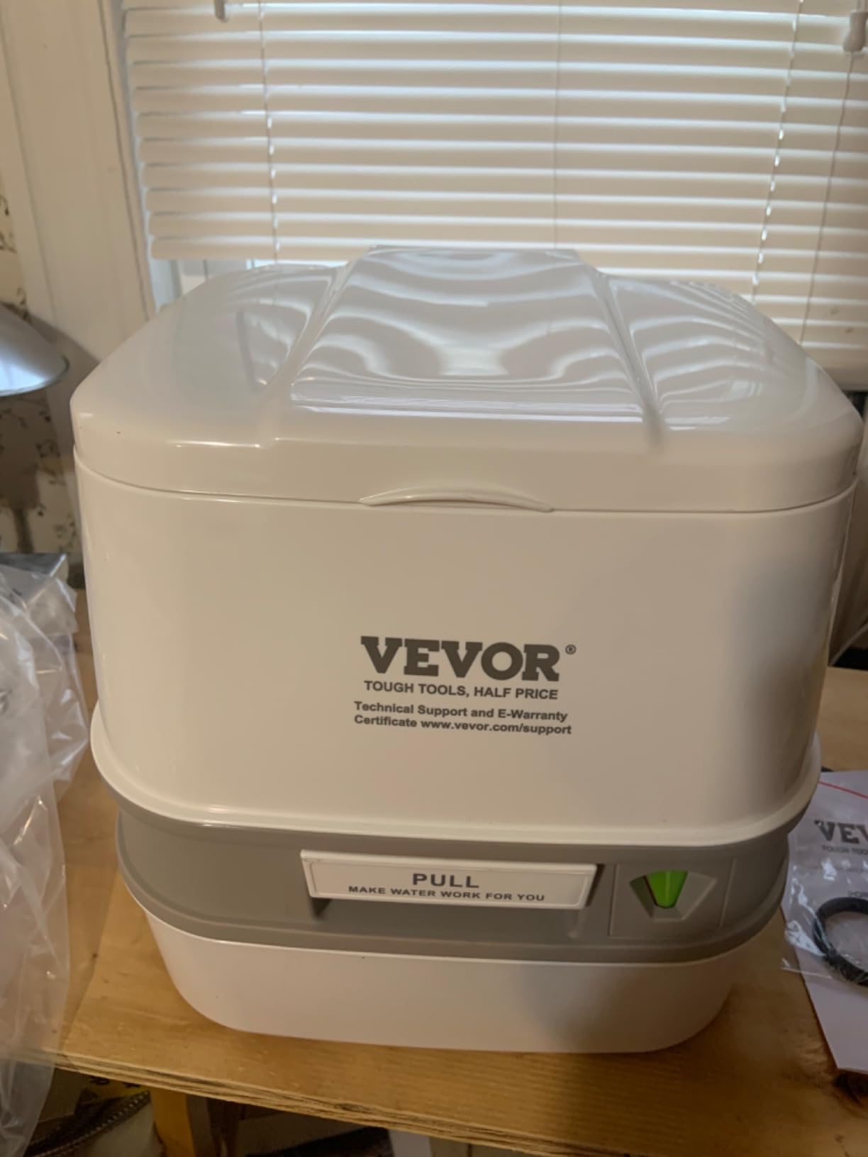 VEVOR Portable Toilet for Camping, RV Toilet with Carry Bag, 5.3 Gal Waste Tank & 3.2 Gal Flush Tank, Push-Button Pressurized Flush Commode, Leak-proof and Odourless Travel Toilet for Camping Car customer photo 2