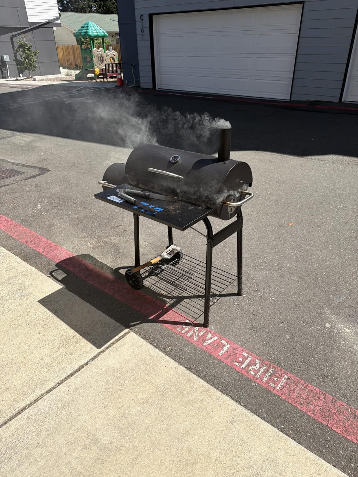 Charcoal Grill Offset Smoker: Charcoal Barbecue Grills with Spacious Cooking Area | Barrel BBQ Grill and Smokers Combo for Outdoor Patio Backyard Camping and Parties customer photo 2