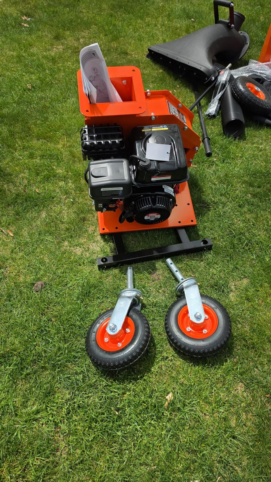 SuperHandy Leaf Vacuum & Wood Chipper - 7 HP 209CC Gas Engine, 10:1 Mulch Ratio, 6 Bushel Bag Capacity, Castor Wheels, Walk-Behind customer photo 1