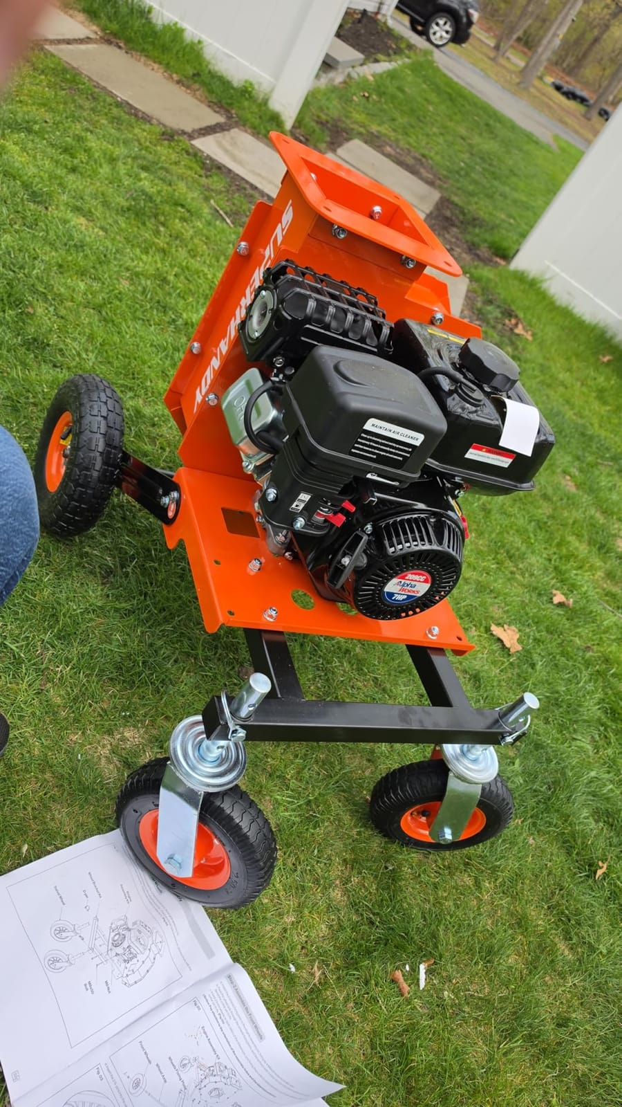 SuperHandy Leaf Vacuum & Wood Chipper - 7 HP 209CC Gas Engine, 10:1 Mulch Ratio, 6 Bushel Bag Capacity, Castor Wheels, Walk-Behind customer photo 2
