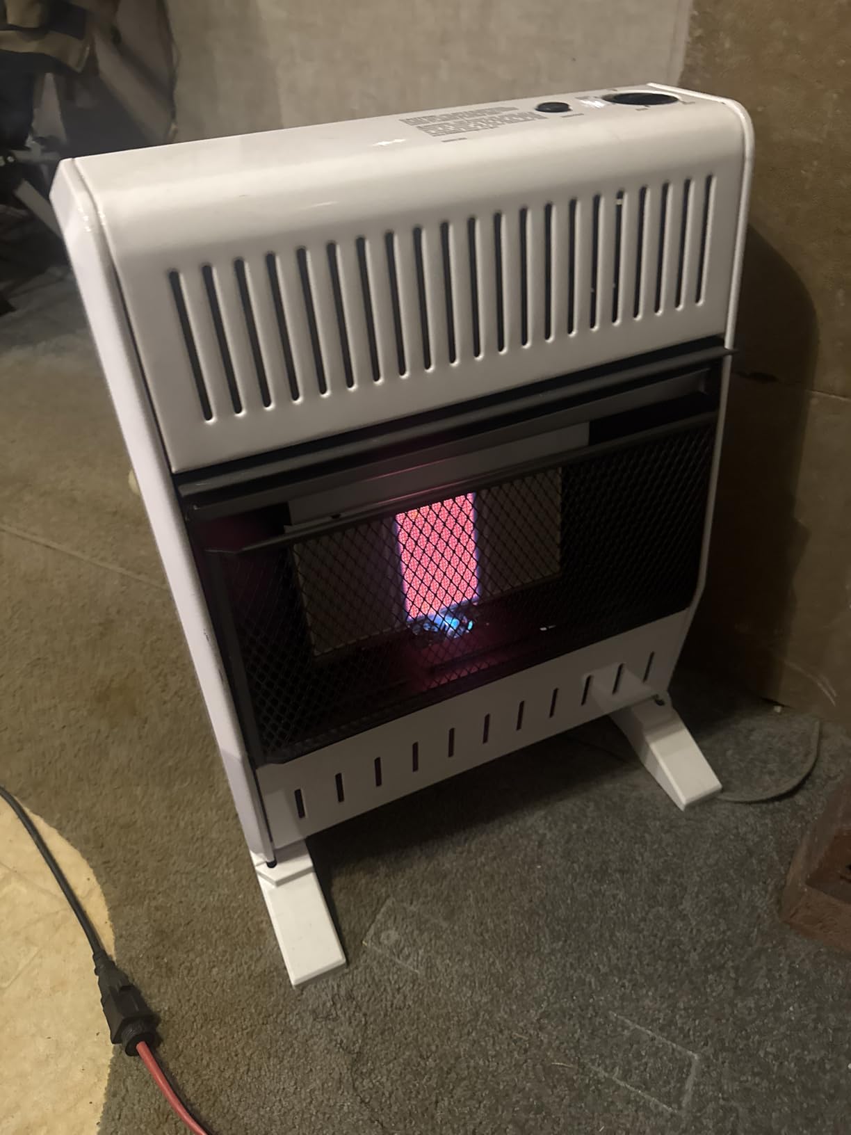 ProCom Heating Liquid Propane Ventless Infrared Plaque Heater With Base Feet - 15,000 BTU, Manual Control - Model# ML150HPA-B customer photo 2