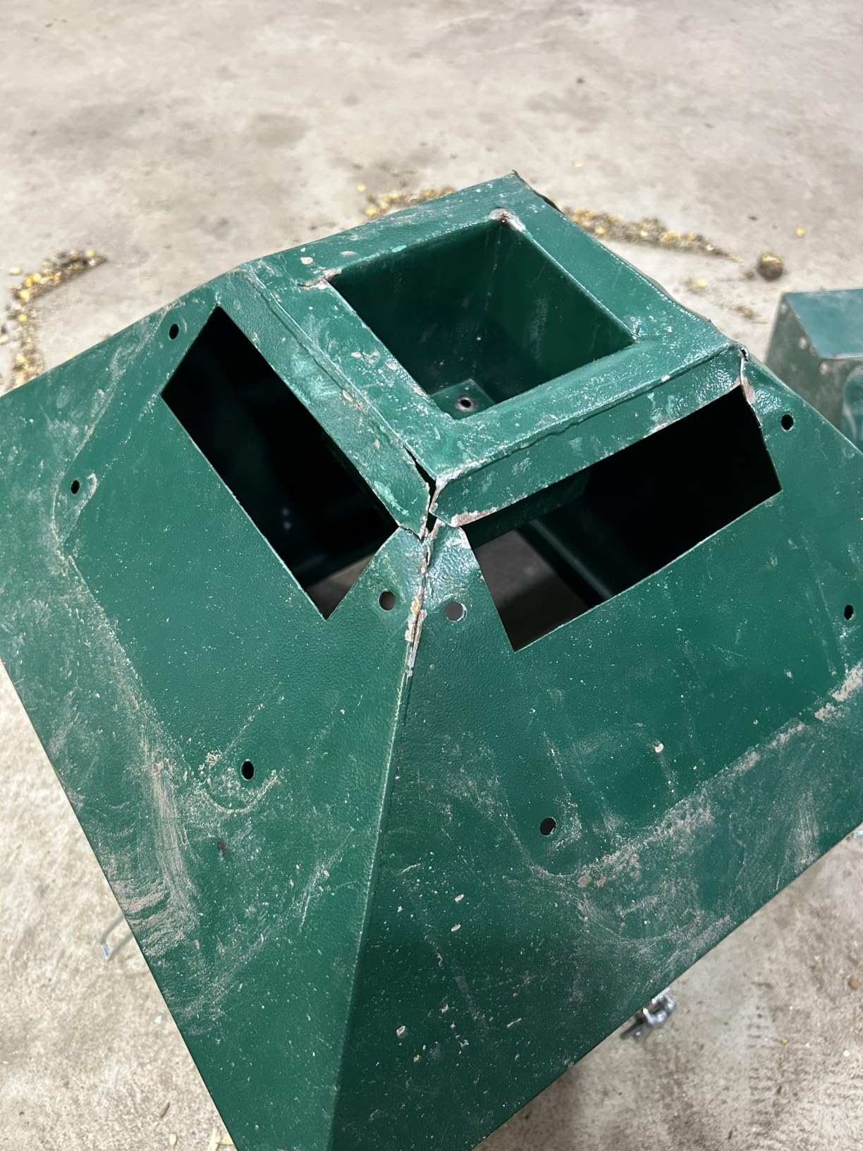 Gravity Feeder, 150lb Large Capacity Gravity-Fed Deer Feeder, Game Hunting Feeder, Deer and Wildlife Feeder, Protein 4 Feed Head, Green customer photo 2