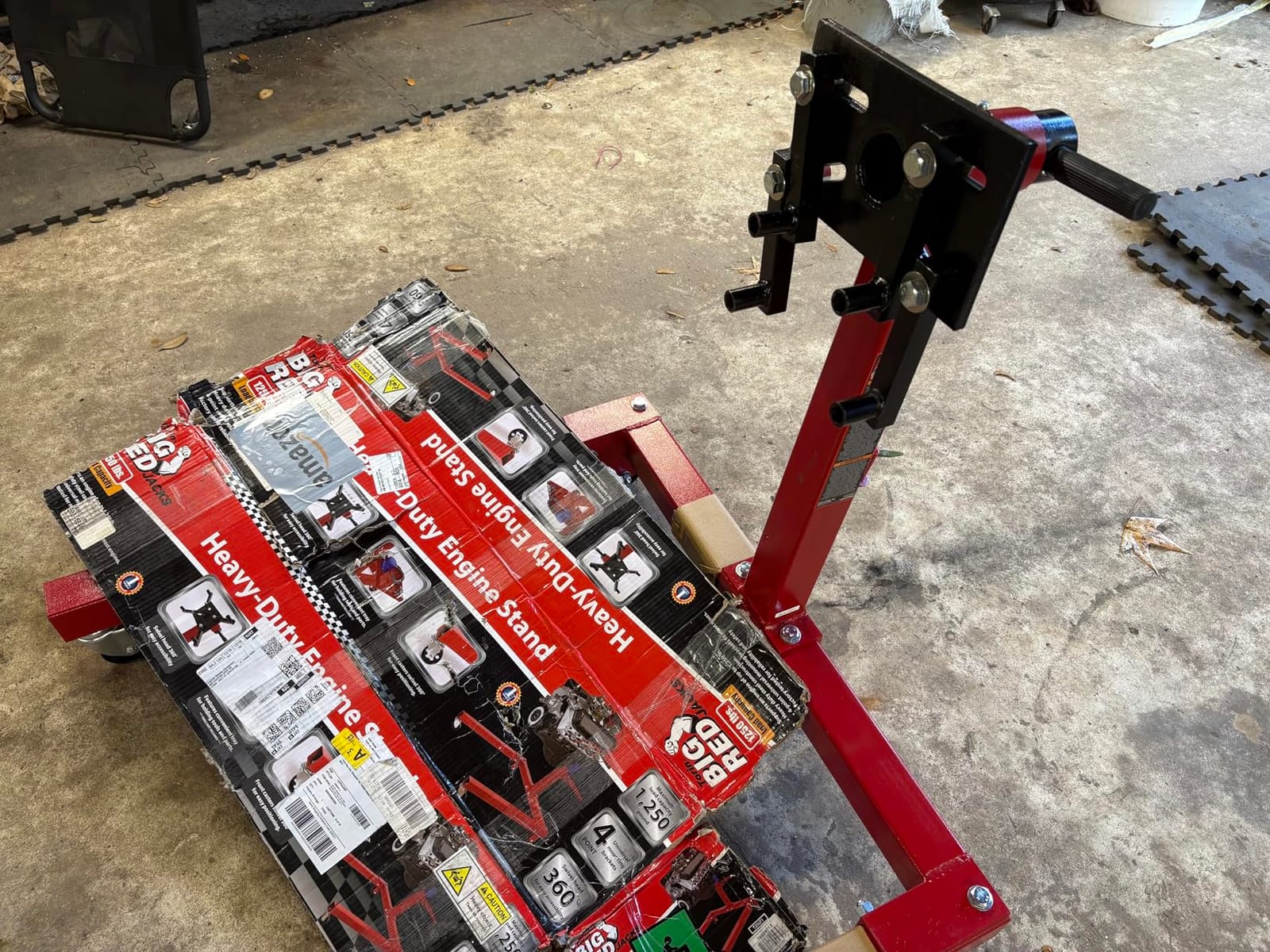 Big RED TAM25671-2 Torin Steel Rotating Engine Stand with 360 Degree Adjustable Mounting Head and Extra Tool Storage Tray: 5/8 Ton (1,250 lb) Capacity, Red customer photo 2