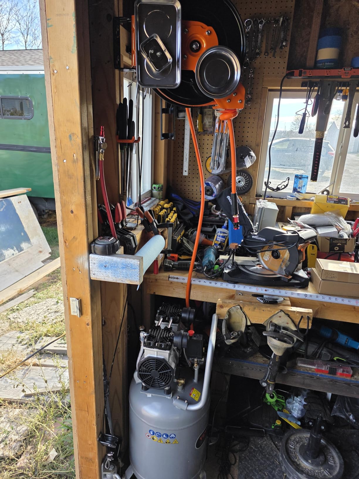 VEVOR 13-Gallon Air Compressor, 2HP, 4.6 SCFM@90PSI, Oil-Free Tank, 66dB Quiet Operation customer photo 1