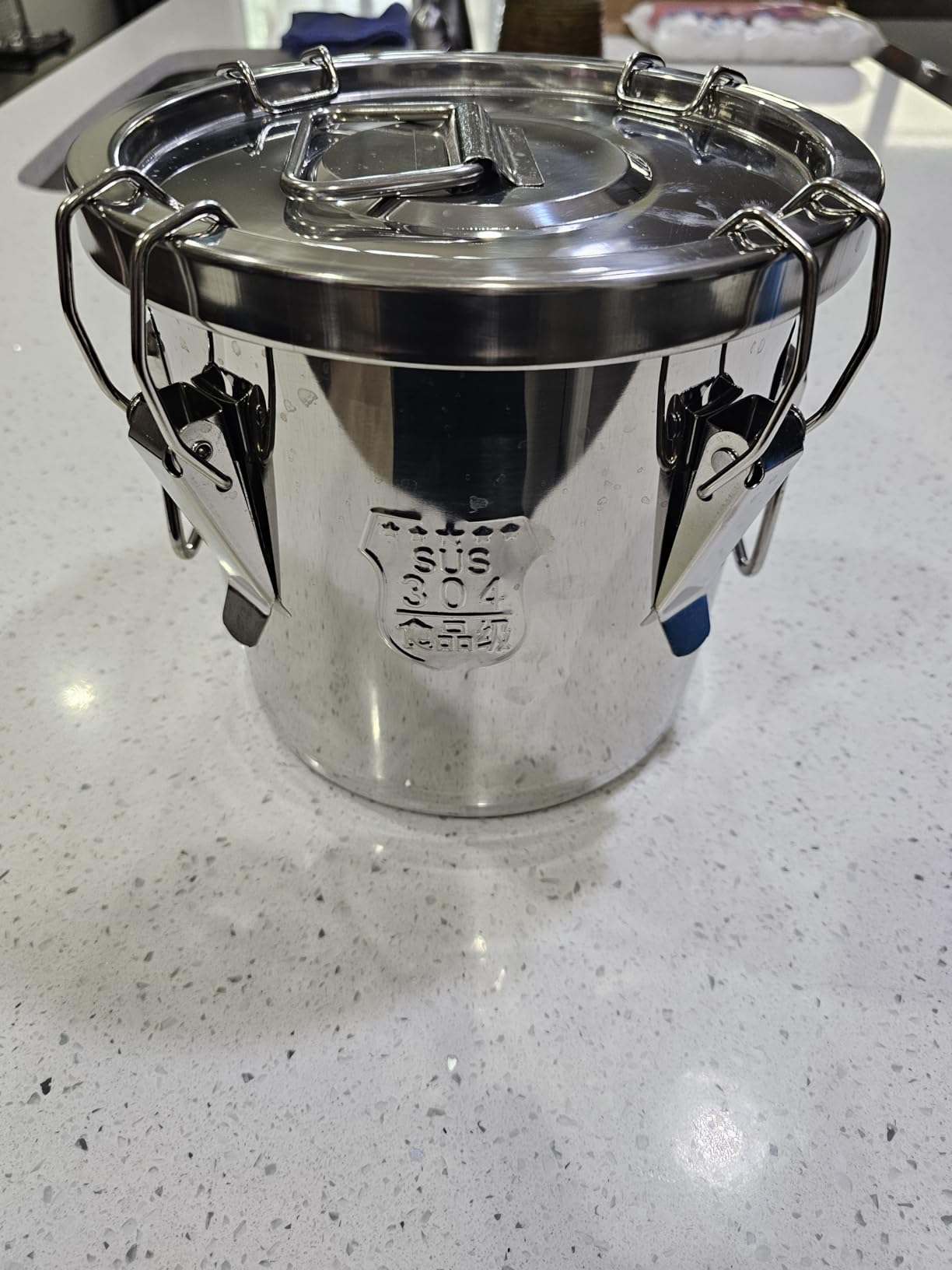 12.7Gal 304 Stainless Steel Rice Storage Container, Large Airtight Canister, 40-90Lbs Heavy Sealed Rice Bucket with Airtight Lid and Locking Buckle for Bird Seed, Dog Food customer photo 2