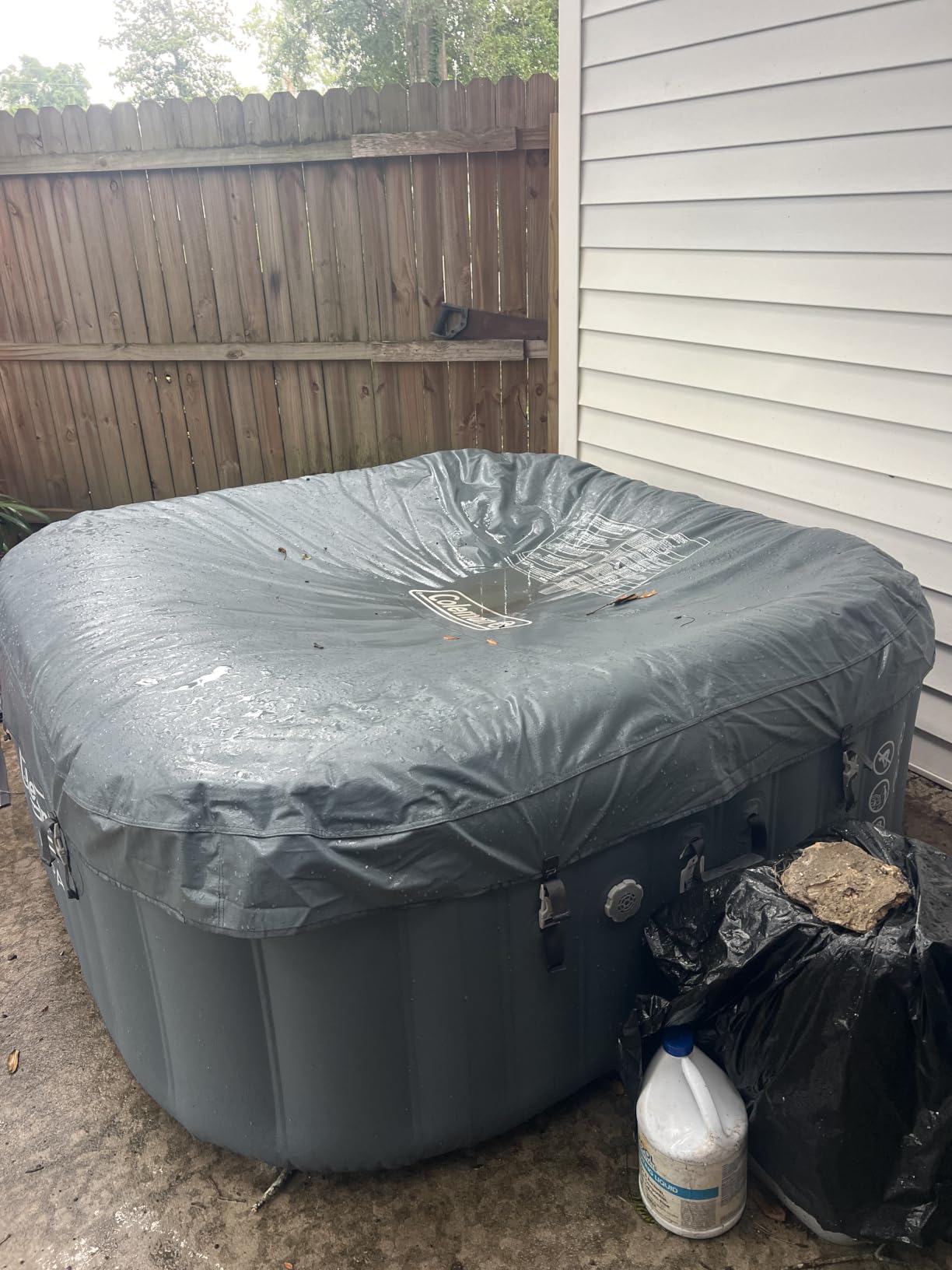 Coleman SaluSpa Hawaii Energy-Efficient 4-6 Person Inflatable Hot Tub customer photo 1
