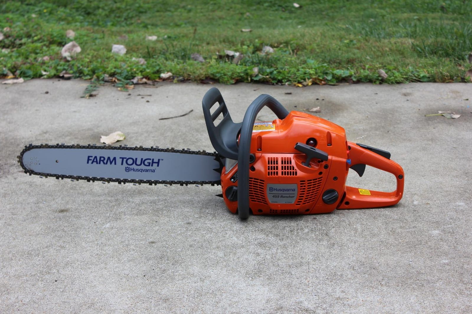 Husqvarna 965030298 455 Rancher 20-Inch 55-1/2cc 2-Stroke Gas-Powered Chain Saw, Orange (965030298) customer photo 2