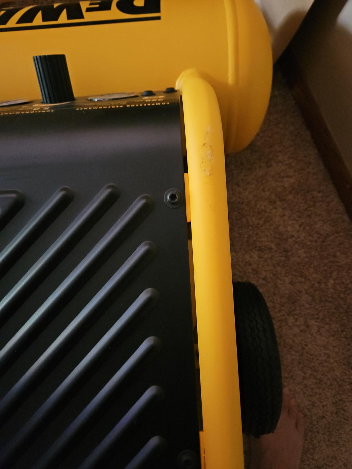 DEWALT Air Compressor, 225-PSI Max, Hand Carry with Wheels, 4-1/2 Gallon (D55146) customer photo 2