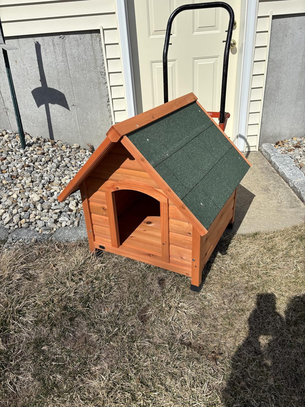 TRIXIE Natura Cottage Dog House, Large Dogs – 40 x 33 x 34.5 in customer photo 1