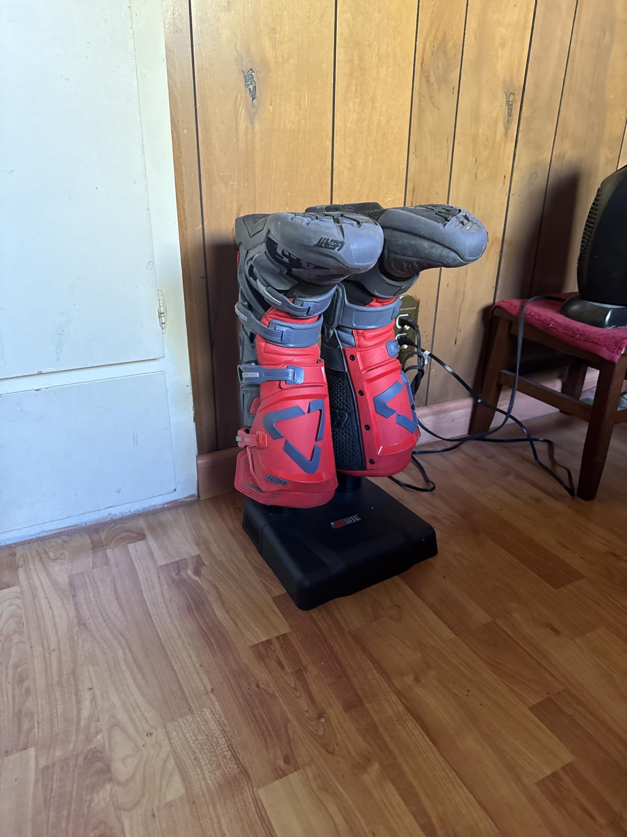 JobSite Boot Dryer - Silent Warmer & Deodorizer For Work Boots, Gloves & Shoes - Fanless, 36W customer photo 2