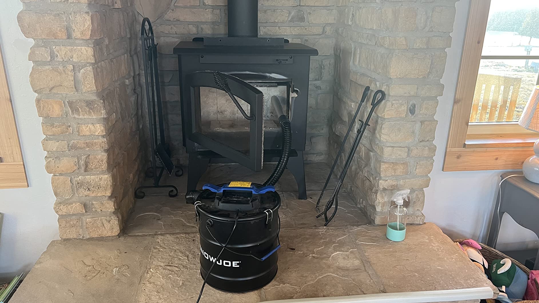 Snow Joe ASHJ201 4.8-Gallon 4-Amp Ash Vacuum w/Metal Storage Tank, Hose, Filters, Cord Organizer customer photo 2