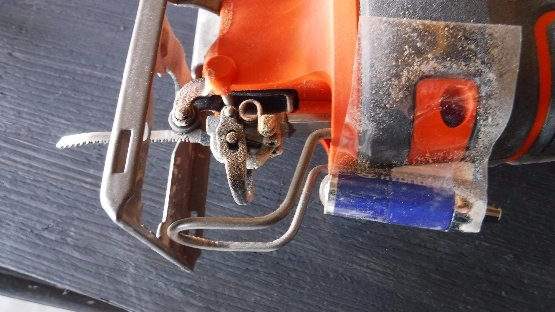 BLACK+DECKER Jig Saw, 5-Amp, 3,000 Blade Speed, 45 Degree Beveled Cuts, ¾-Inch Orbital Blade, 4 Curve Settings, Corded (BDEJS600C) customer photo 2