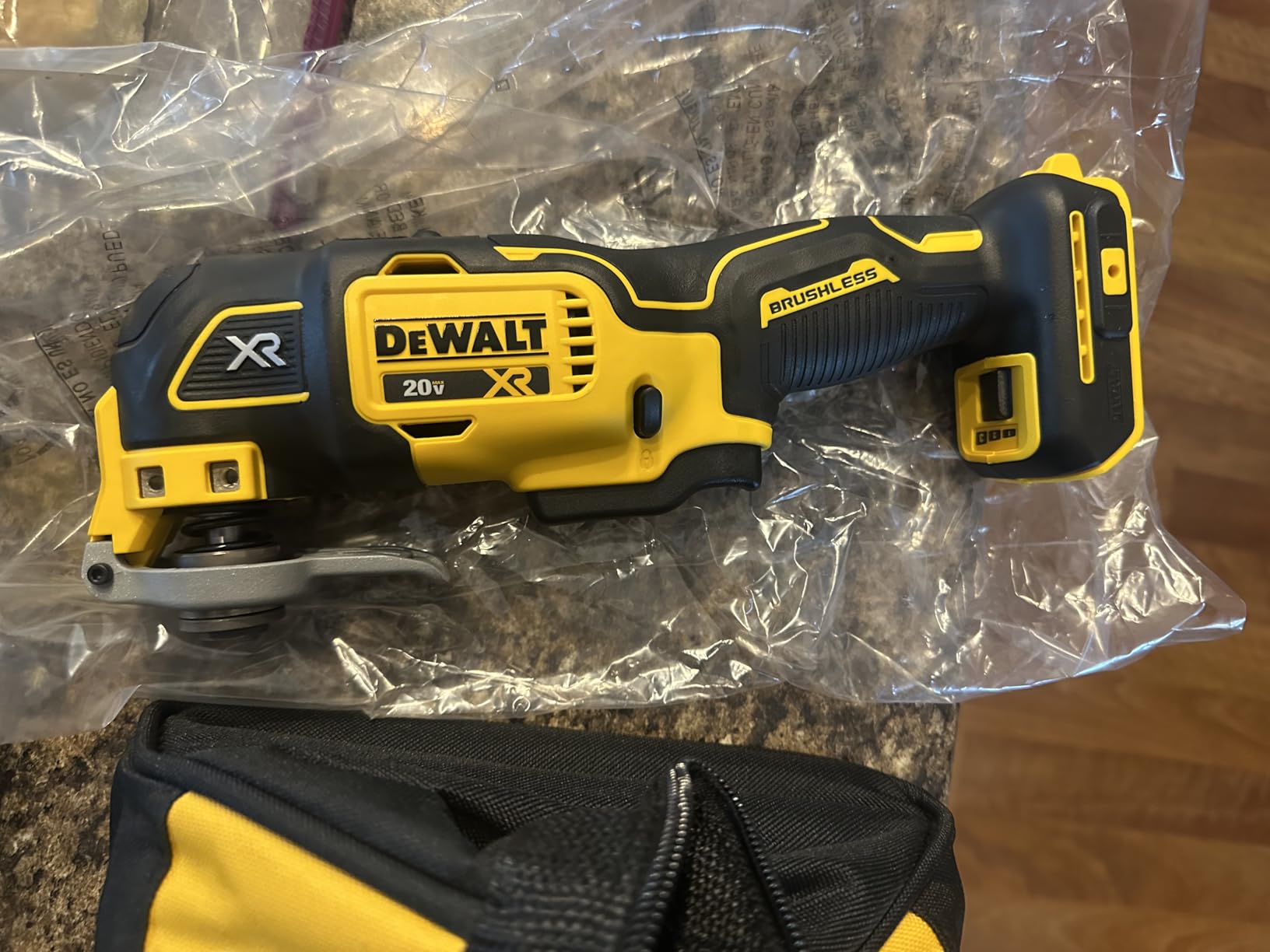 DEWALT 20V MAX XR Oscillating Multi-Tool Kit, Oscillating Tool Accessories, Cordless, 3-Speed, Quick Blade Change, Sand Paper, Blades, Battery and Charger Included (DCS356D1) customer photo 1